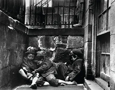 Figure 21.3 Jacob Riis’s images of New York City slums in the late nineteenth century, such as this 1890 photograph of children sleeping in Mulberry Street, exposed Americans all over the country to the living conditions of the urban poor.